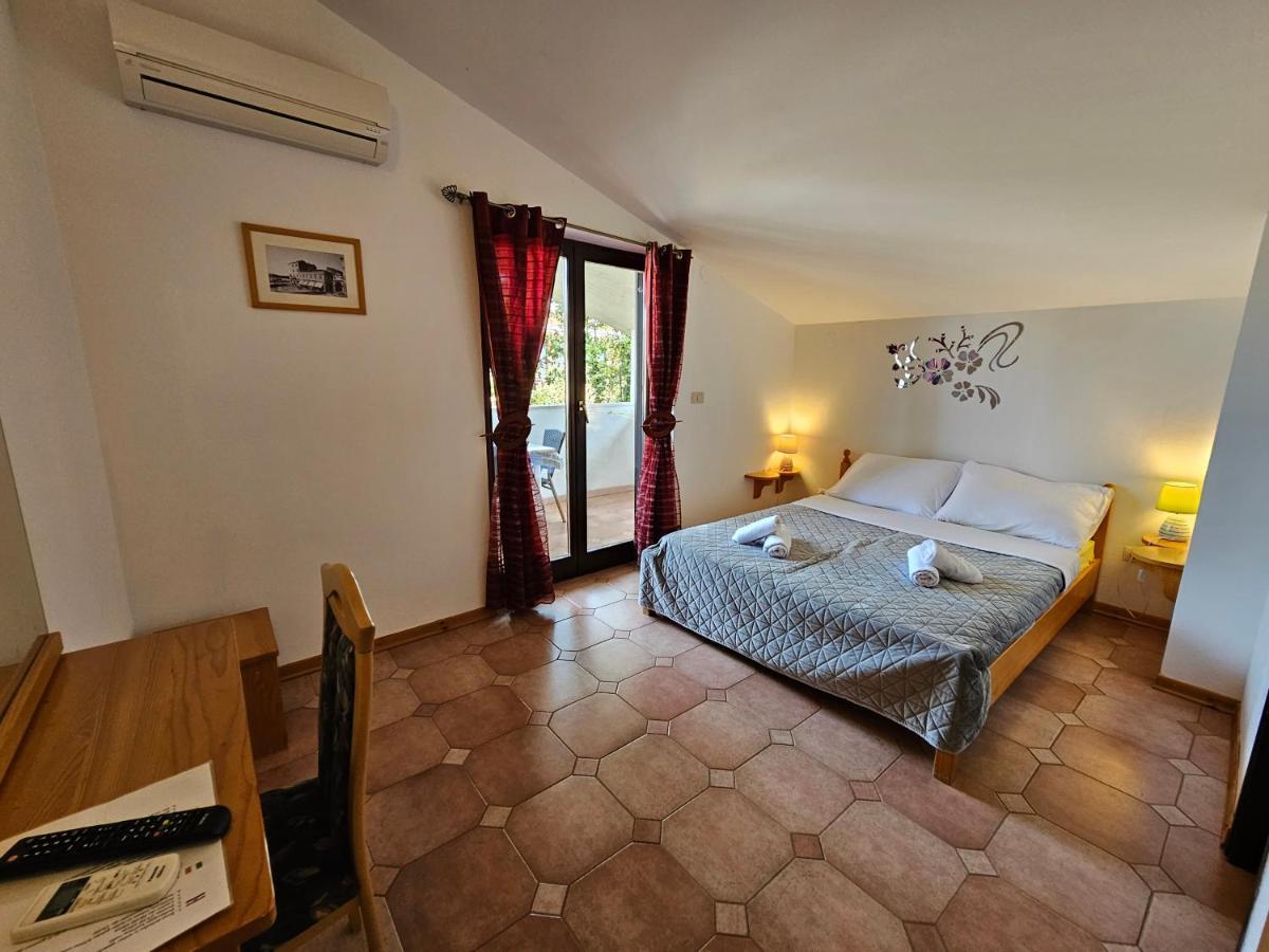 روفينج Apartments & Rooms Gaspar المظهر الخارجي الصورة