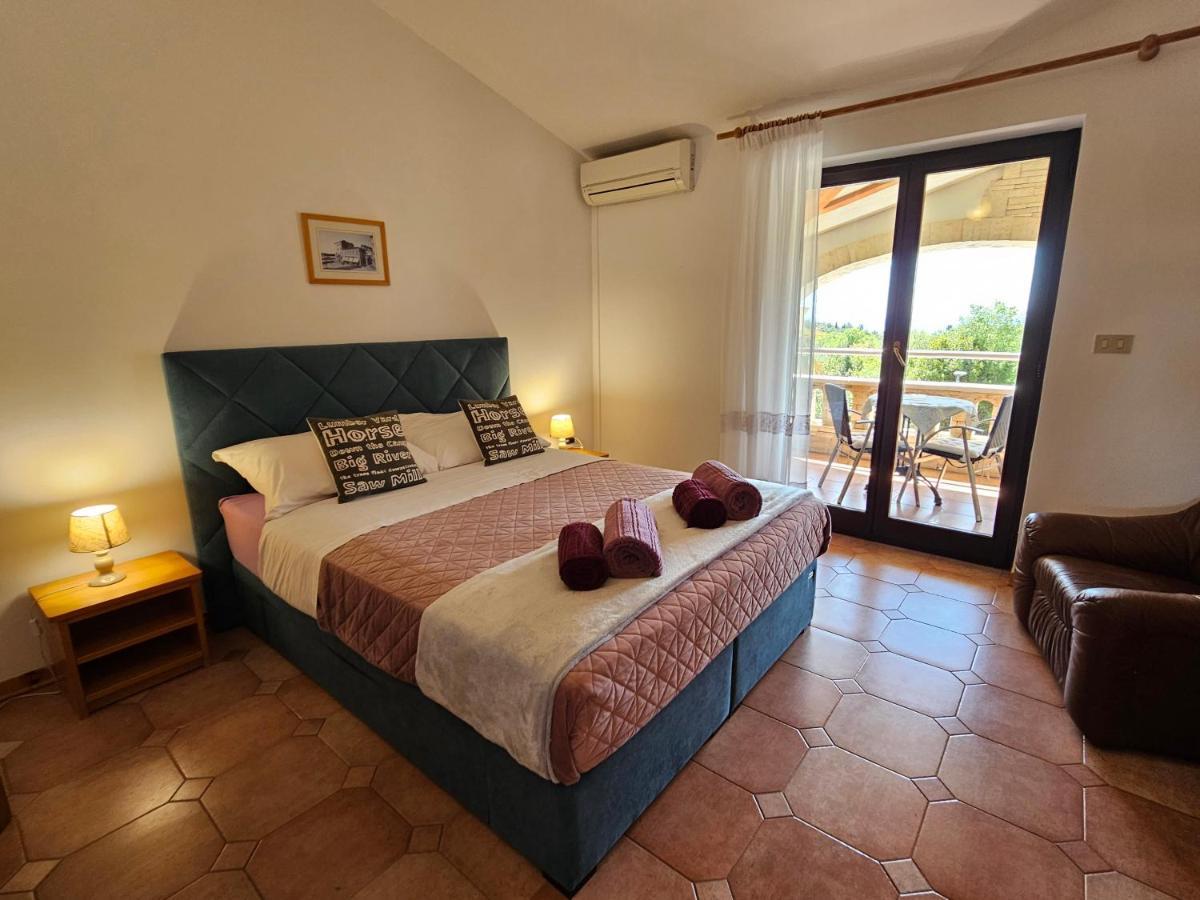 روفينج Apartments & Rooms Gaspar المظهر الخارجي الصورة