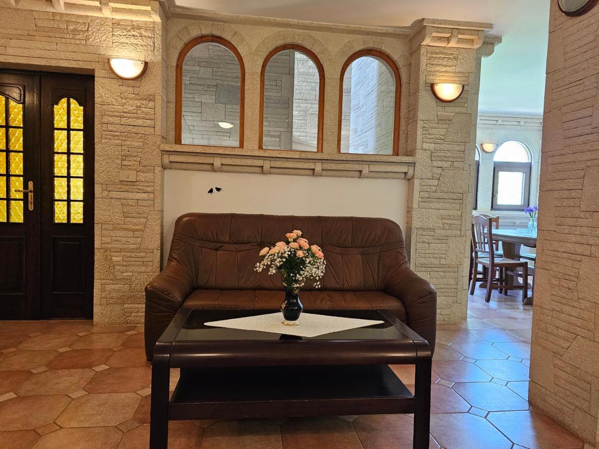 روفينج Apartments & Rooms Gaspar المظهر الخارجي الصورة