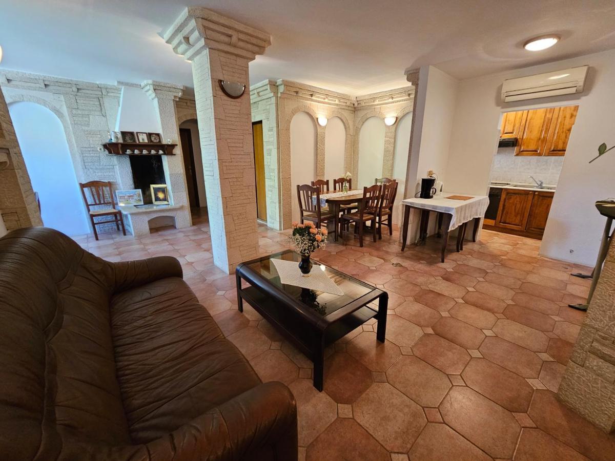 روفينج Apartments & Rooms Gaspar المظهر الخارجي الصورة