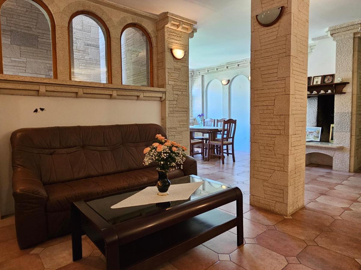 روفينج Apartments & Rooms Gaspar المظهر الخارجي الصورة