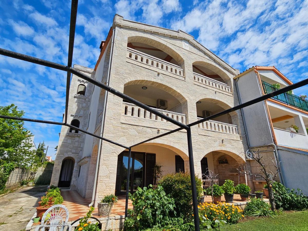 روفينج Apartments & Rooms Gaspar المظهر الخارجي الصورة